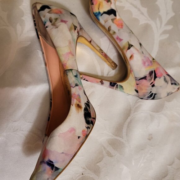 Ted Baker Floral Pumps EUC Sz 40 - Picture 6 of 6